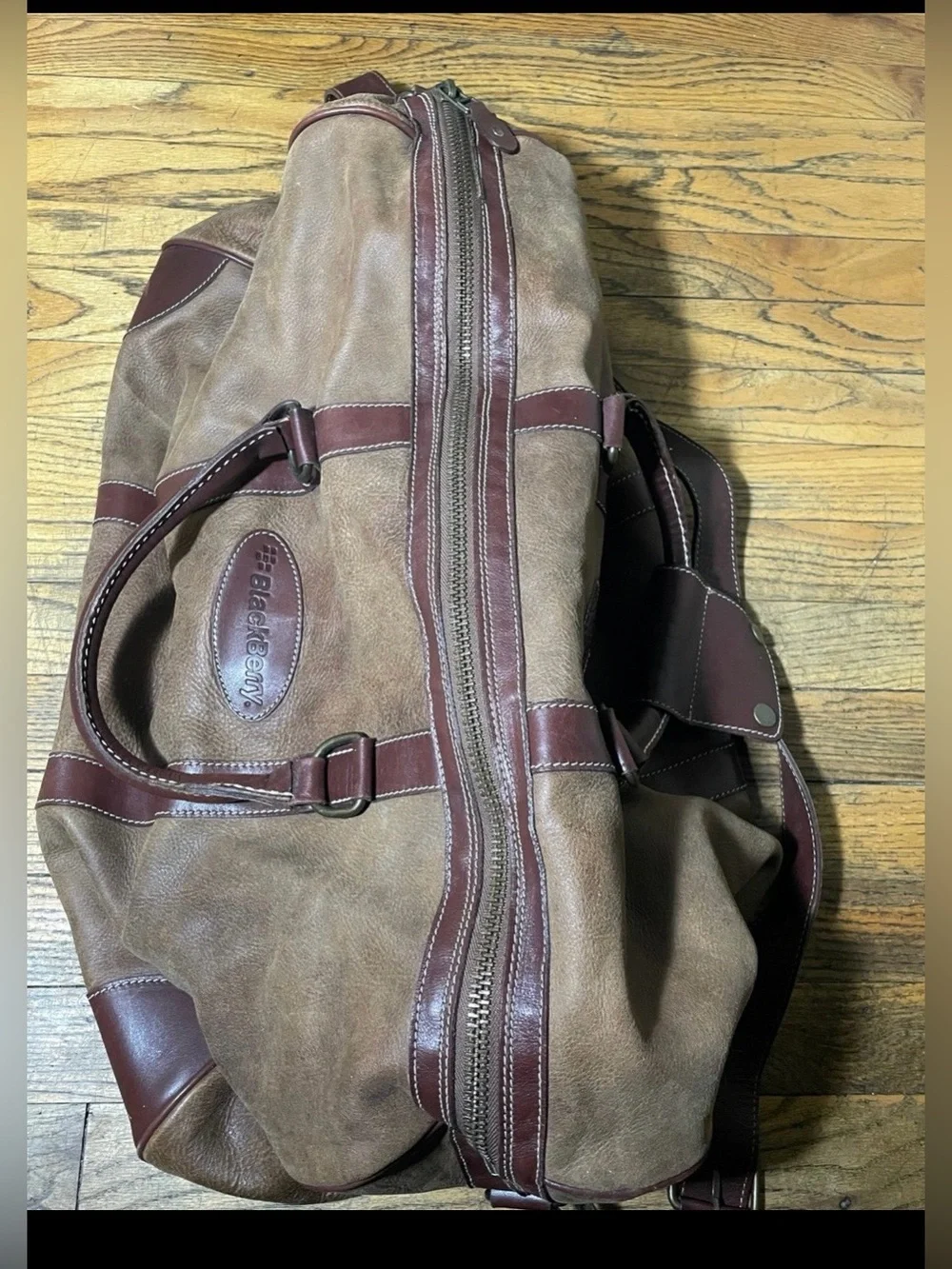 Roots Blackberry Two-Tone Brown Leather Vintage Duffel Bag Vacation Travel